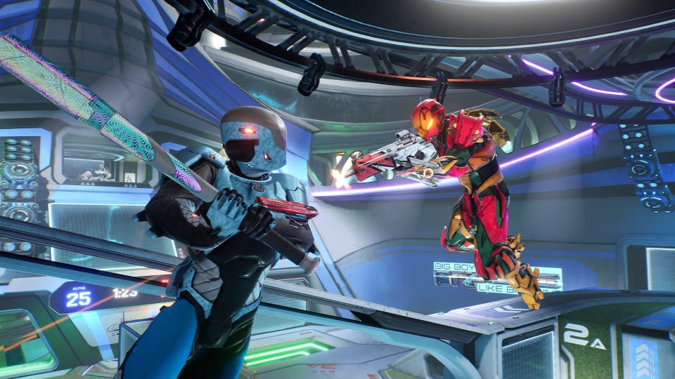 Players fighting with a gun and a bat in Splitgate
