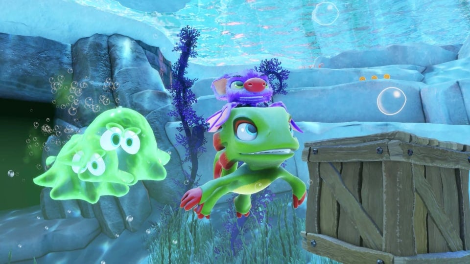 Yooka and Laylee swimming through the water in Yooka-Replaylee